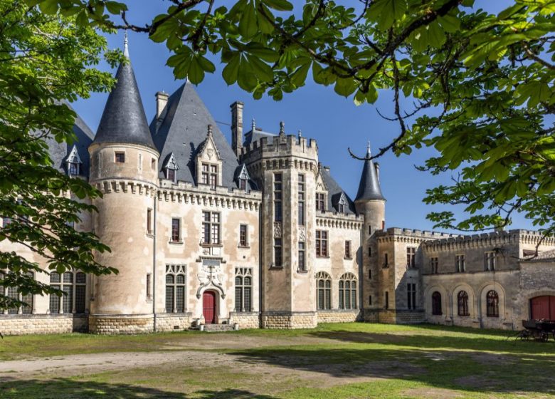 Château et Tour Michel de Montaigne